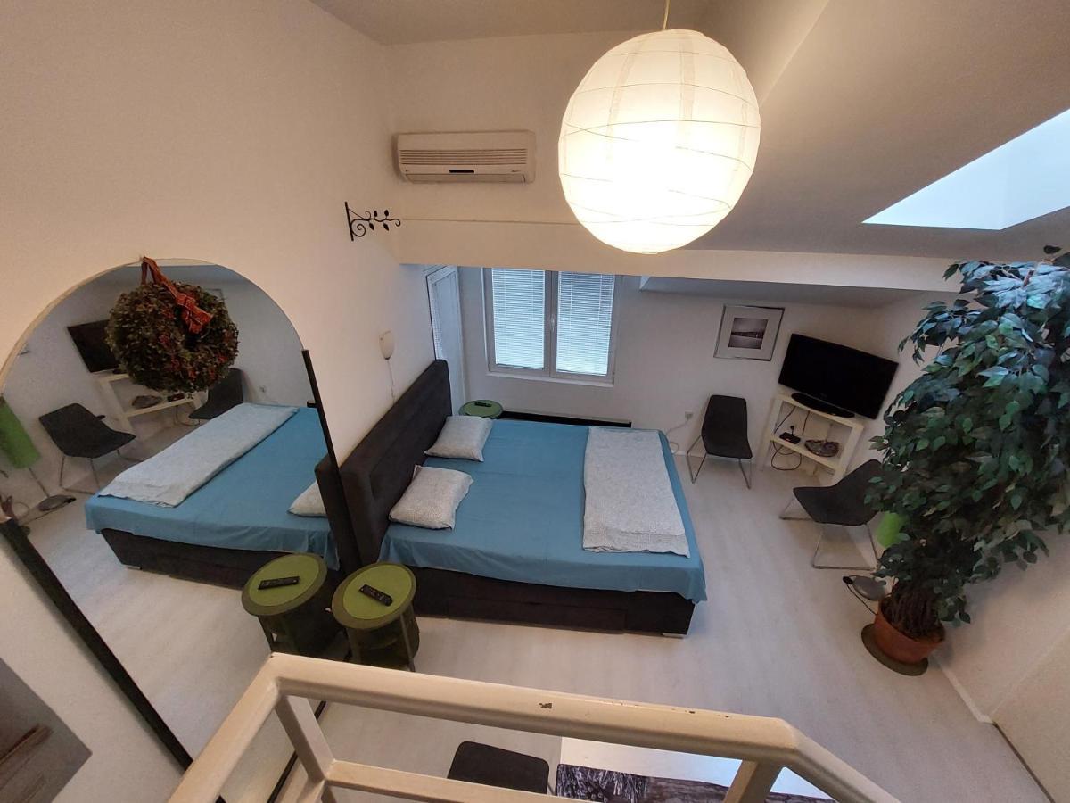 Sweet Apartments Or Rooms Ni Extérieur photo