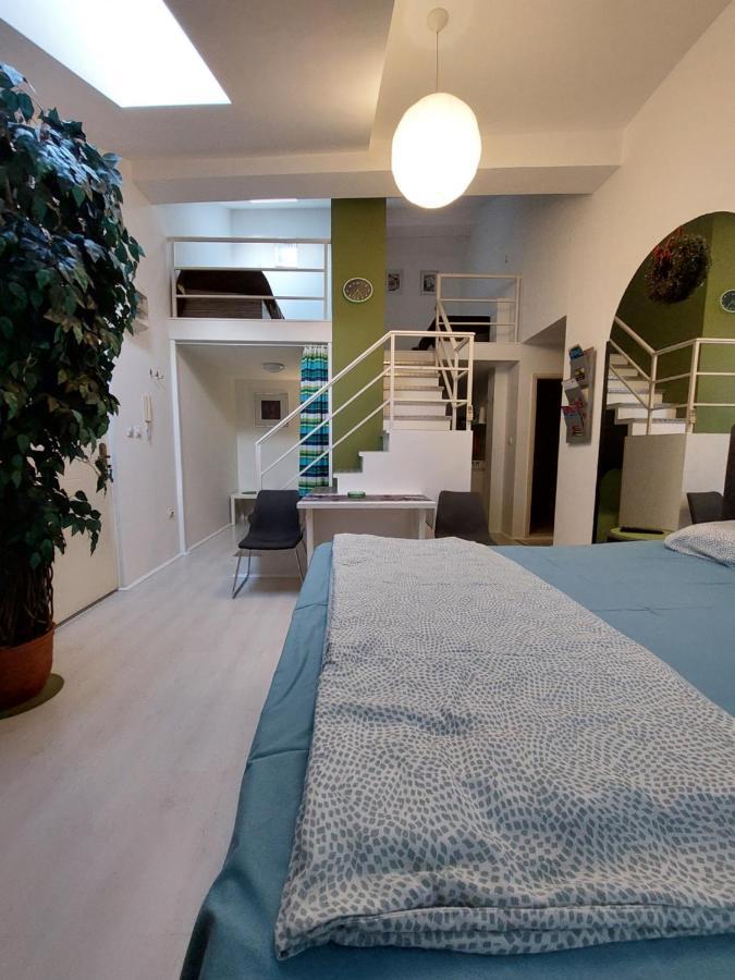 Sweet Apartments Or Rooms Ni Extérieur photo