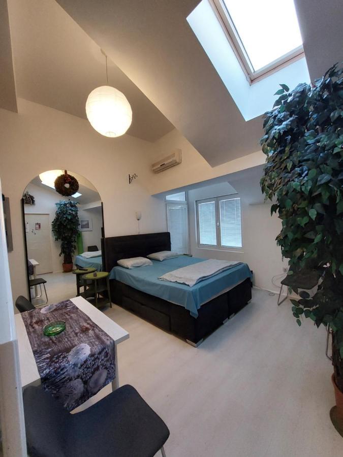 Sweet Apartments Or Rooms Ni Extérieur photo