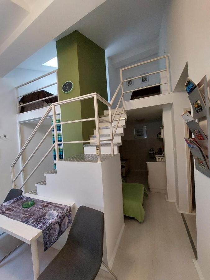 Sweet Apartments Or Rooms Ni Extérieur photo