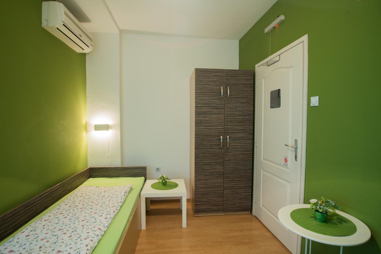 Sweet Apartments Or Rooms Ni Extérieur photo