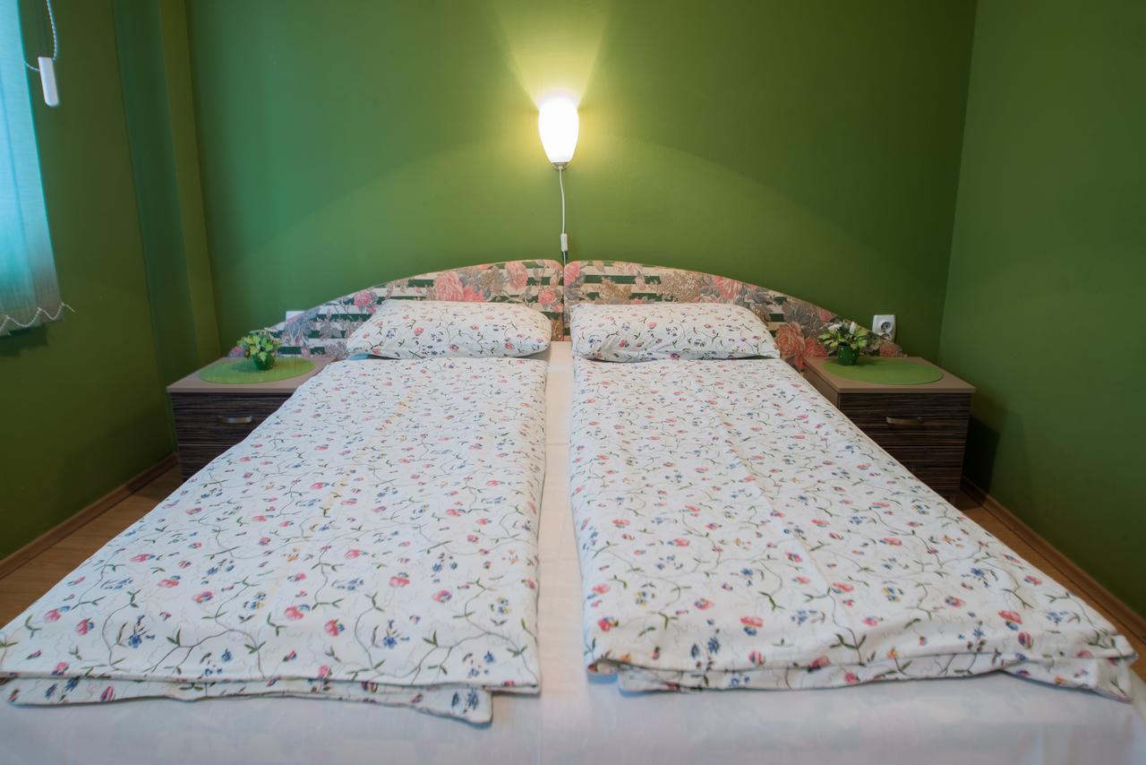 Sweet Apartments Or Rooms Ni Extérieur photo